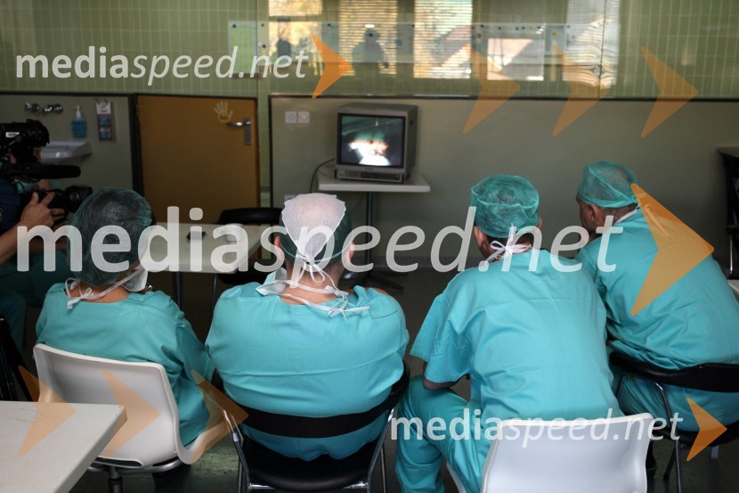 Operacija na hrbtenici
Operacija na hrbtenici po novi metodi v UKC Maribor