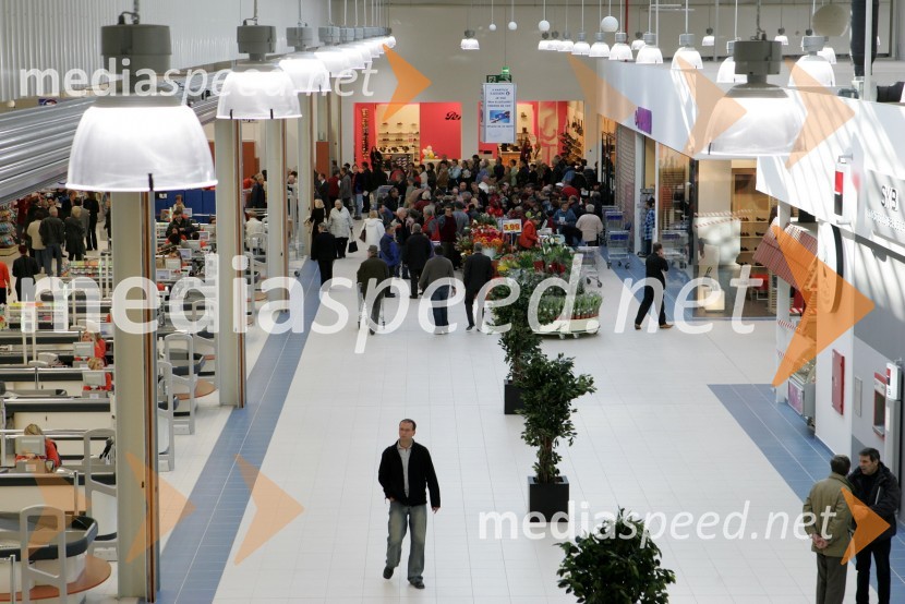 Supermarket E.LeclercOtvoritev supermarketa E.Leclerc