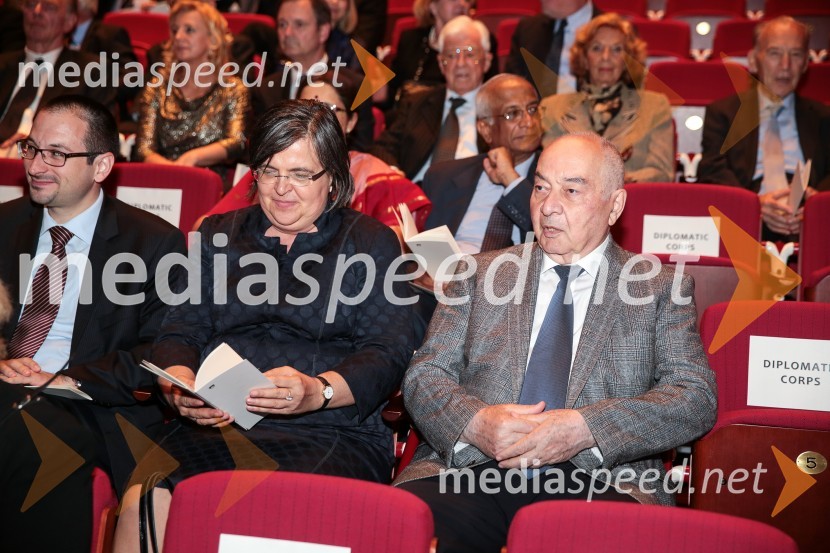  Galina Zamjatina, vodja oddelka stike z javnostjo pri veleposlaništvu Ruske federacije v Sloveniji;  Doku Gapurovič Zavgajev, veleposlanik Ruske federacije v Sloveniji25. obletnica slovenske diplomacije