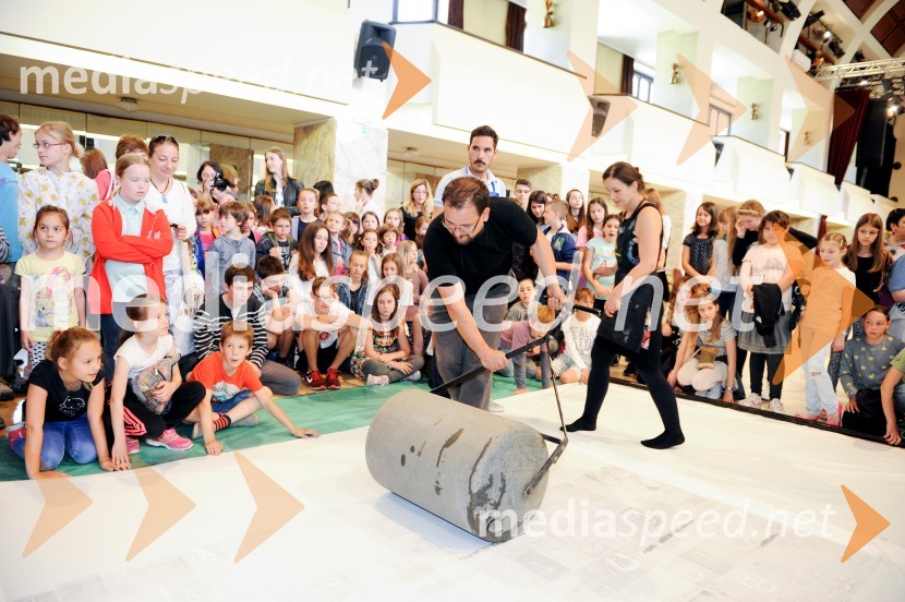 1. LIKfest, zaključna prireditev z izdelavo grafike velikanke1. LIKfest, zaključna prireditev z izdelavo grafike velikanke