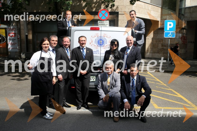  Mojca Polak, predavateljica Višje strokovne šole za gostinstvo in turizem v Mariboru;  David Vasiljevič, predavatelj na VSGT Maribor;   Damien Mazaudoux, član predsedstva tekmovanja iz Francije;  Cyril Bray, član predsedstva tekmovanja iz Francije;  Romuald Schaeffer,  član predsedstva tekmovanja iz Francije;  Paulo Reves, podpredsednik za evropska tekmovanja Coupe Georges Baptiste; mag.  Helena  Cvikl, direktorica Višje strokovne šole za gostinstvo in turizem v Maribor;  ... ;  Franck Languille, predsednik pokala Coupe Georges Baptiste;  Simon Peskine, član predsedstva tekmovanja iz FrancijeCoupe Georges Baptiste, tekmovanje