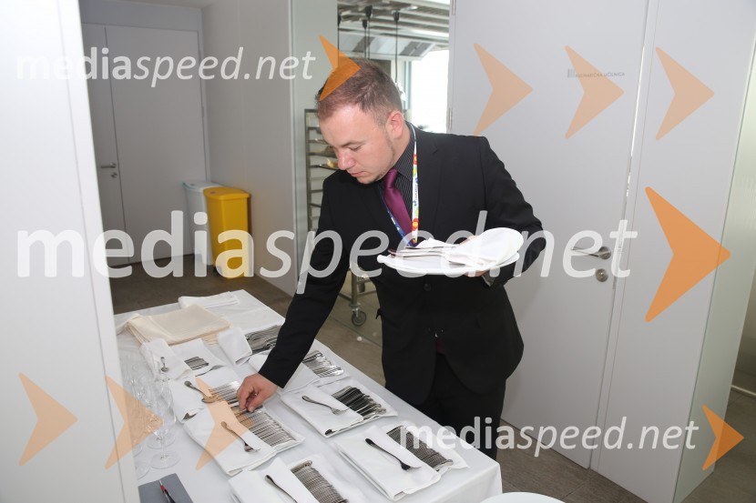  Leon Marinič, diplomant VSGT in inštruktor v Restavraciji Sedem, tekmovalec v kategoriji profesionalcevCoupe Georges Baptiste, tekmovanje