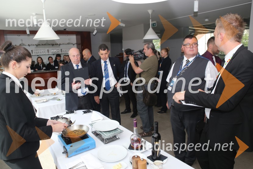  Laura Hanin, profesionalna kuharica iz Luxemburga;  ... ;  Franck Languille, predsednik pokala Coupe Georges Baptiste;  ... Coupe Georges Baptiste, tekmovanje