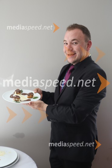  Leon Marinič, diplomant VSGT in inštruktor v Restavraciji Sedem, tekmovalec v kategoriji profesionalcev Coupe Georges Baptiste, tekmovanje