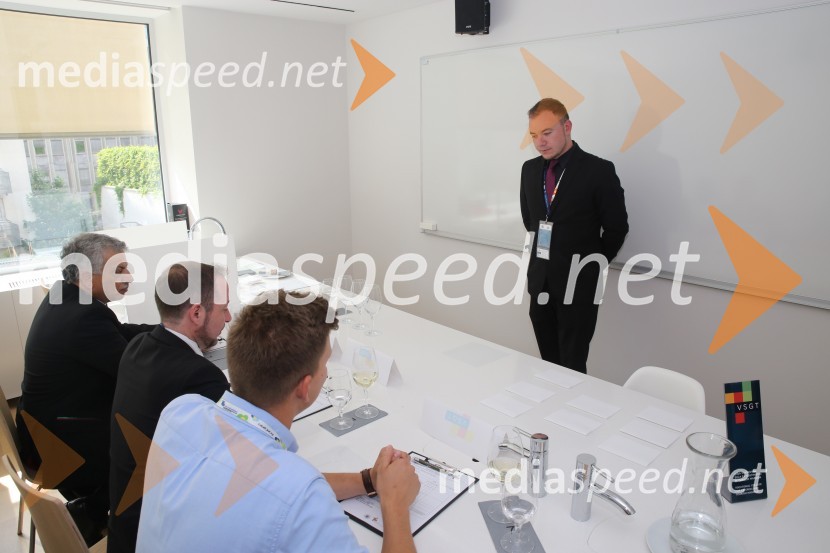  Leon Marinič, diplomant VSGT in inštruktor v Restavraciji Sedem, tekmovalec v kategoriji profesionalcev Coupe Georges Baptiste, tekmovanje