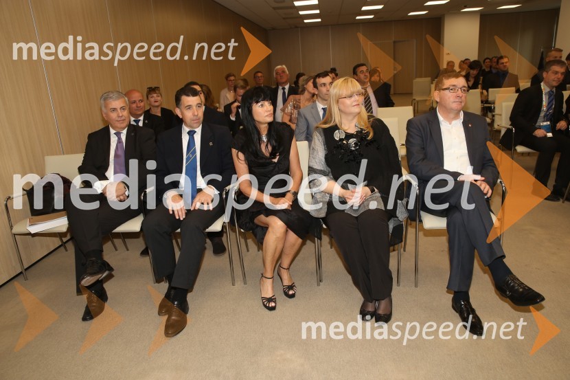  Paulo Reves, podpredsednik za evropska tekmovanja Coupe Georges Baptiste;  Franck Languille, predsednik pokala Coupe Georges Baptiste; mag.  Helena  Cvikl, direktorica Višje strokovne šole za gostinstvo in turizem v Maribor;  Melita  Petelin, podžupanja MOM, Lista župana Andreja Fištravca; dr. Andrej Fištravec, župan, Mestna občina MariborCoupe Georges Baptiste, podelitev nagrad