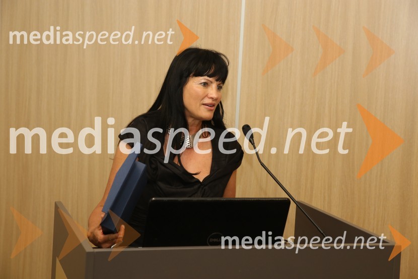 mag.  Helena  Cvikl, direktorica Višje strokovne šole za gostinstvo in turizem v MariborCoupe Georges Baptiste, podelitev nagrad