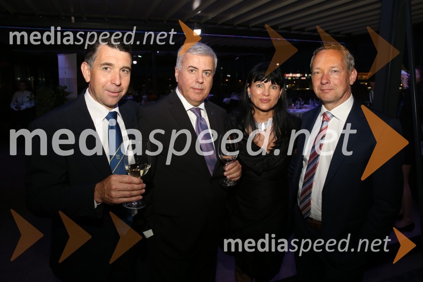  Franck Languille, predsednik pokala Coupe Georges Baptiste;  Paulo Reves, podpredsednik za evropska tekmovanja Coupe Georges Baptiste; mag.  Helena  Cvikl, direktorica Višje strokovne šole za gostinstvo in turizem v Maribor;  ... Coupe Georges Baptiste, podelitev nagrad