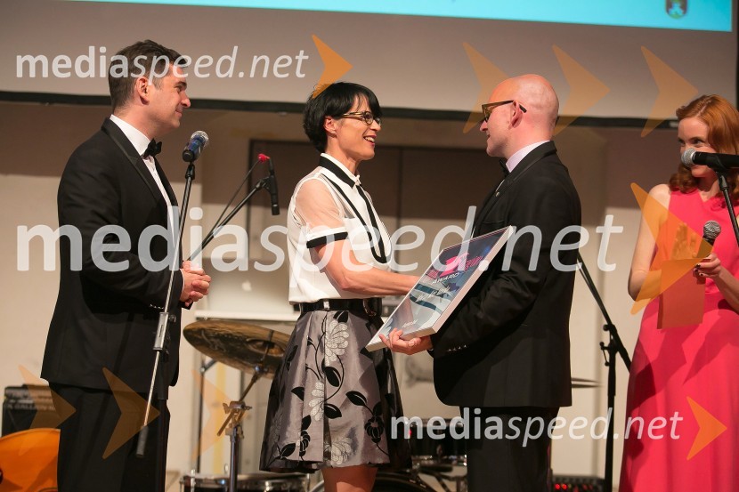  Mattej Valenčič, Imperial Luxury Travel Solutions ;  Marta Kos Marko, veleposlanica Slovenije v Nemčiji;  Matej Knific, Imperial Luxury Travel Solutions ;  Mojca Mavec, voditeljicaDragon's ball 2016