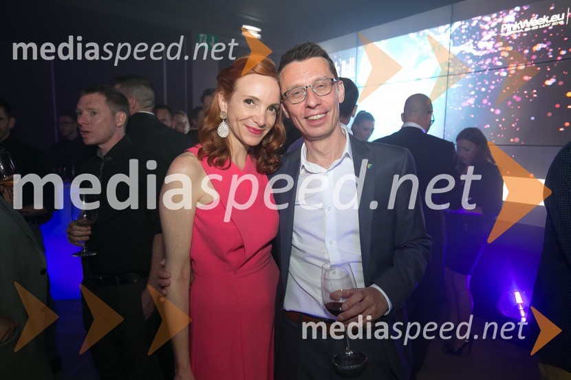  Mojca Mavec, voditeljica;  ... Dragon's ball 2016