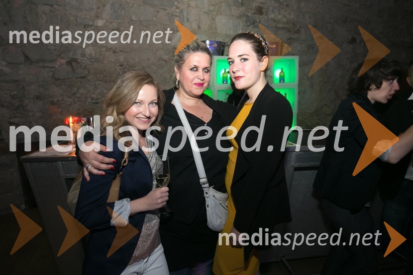  Anja  Kontrec,  urednica in novinarka Adriamedia ;  Sandra  Bratuša, urednica Lisa Moje stanovanje;  ... Dragon's ball 2016