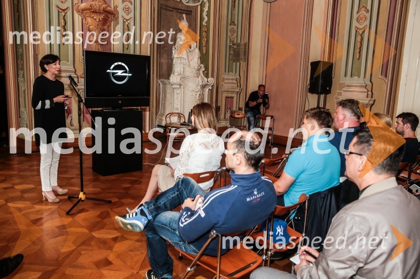  Milica Kopanja Šircelj, vodja odnosov z javnostmi, Opel SlovenijaOpel Astra Sports Tourer, slovenska predstavitev