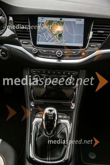 Opel Astra Sports TourerOpel Astra Sports Tourer, slovenska predstavitev