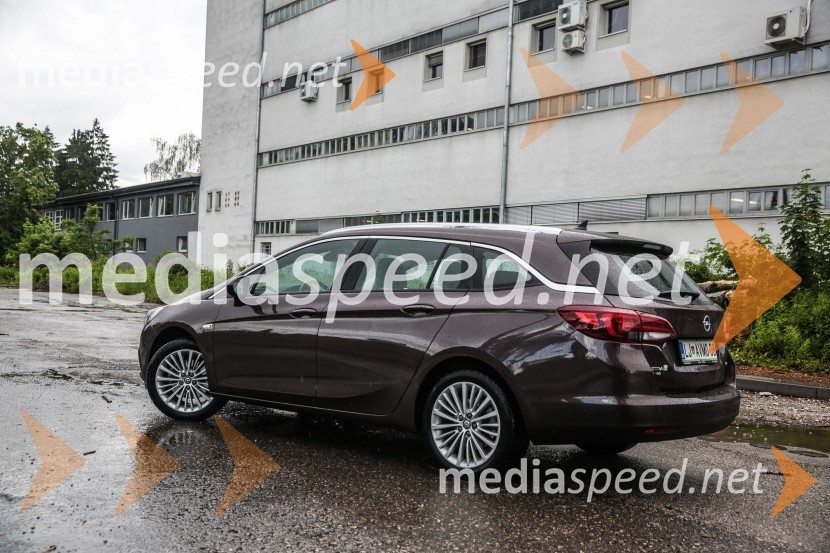 Opel Astra Sports TourerOpel Astra Sports Tourer, slovenska predstavitev