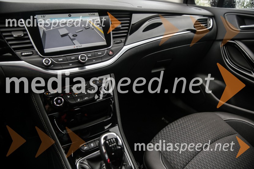 Opel Astra Sports TourerOpel Astra Sports Tourer, slovenska predstavitev