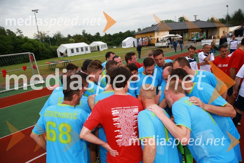 Vinska reprezentanca SlovenijeVinska reprezentanca Slovenije z zmago nad Italijo v finale EP vinarjev v nogometu in obisk Rüdesheim am Rhein