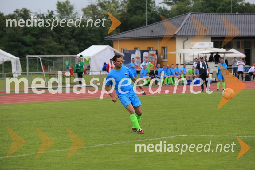  Robi Fišer, nogometaš Slovenske vinske reprezentanceVinska reprezentanca Slovenije z zmago nad Italijo v finale EP vinarjev v nogometu in obisk Rüdesheim am Rhein
