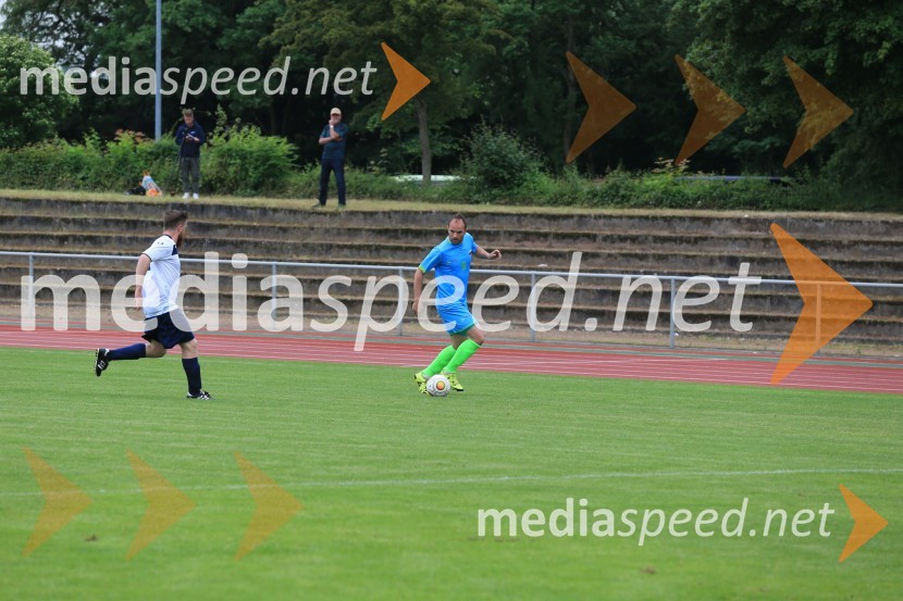  ... ;  Matej  Vračko, Vinogradništvo Vračko, nogometaš slovenske vinske reprezentanceVinska reprezentanca Slovenije z zmago nad Italijo v finale EP vinarjev v nogometu in obisk Rüdesheim am Rhein