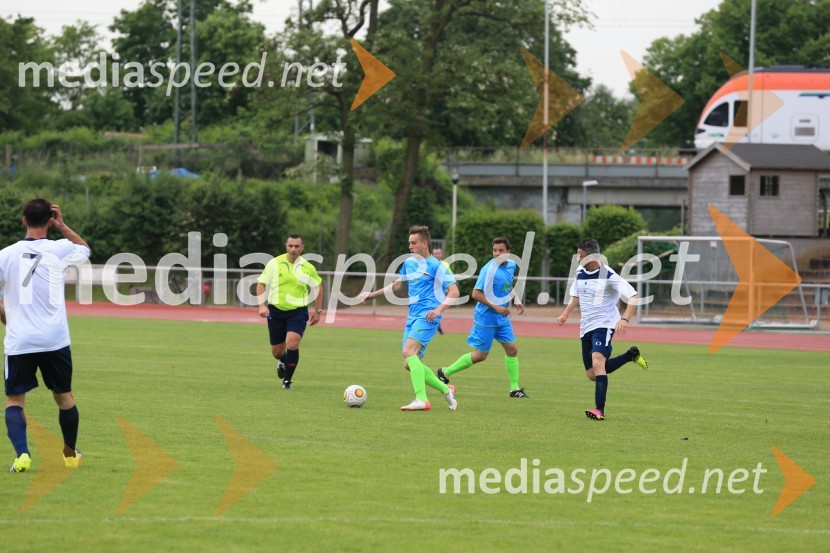  ... ;  Mitja Sobočan, nogometaš Vinske reprezentance Slovenije;  Tim Lo Duca, nogometaš Vinske reprezentance Slovenije;  ... Vinska reprezentanca Slovenije z zmago nad Italijo v finale EP vinarjev v nogometu in obisk Rüdesheim am Rhein