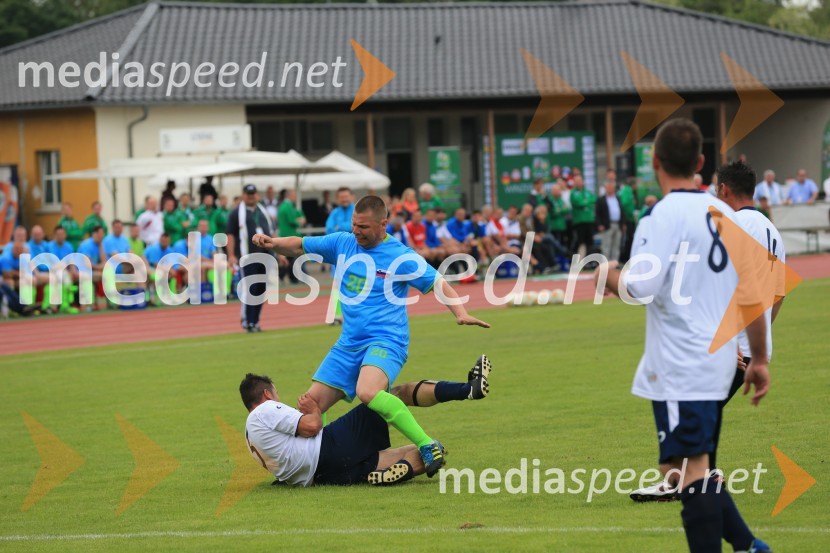  ... ;  Boštjan Žnuderl,  nogometaš Vinske reprezentance Slovenije Vinska reprezentanca Slovenije z zmago nad Italijo v finale EP vinarjev v nogometu in obisk Rüdesheim am Rhein