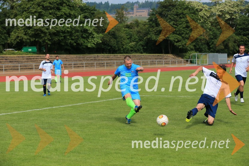  Boštjan Žnuderl,  nogometaš Vinske reprezentance Slovenije ;  ... Vinska reprezentanca Slovenije z zmago nad Italijo v finale EP vinarjev v nogometu in obisk Rüdesheim am Rhein