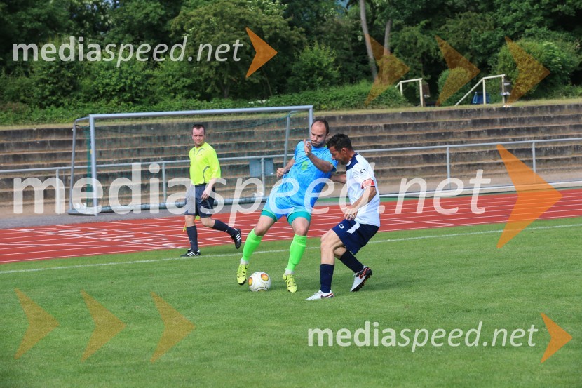  Matej  Vračko, Vinogradništvo Vračko, nogometaš slovenske vinske reprezentance;  ... Vinska reprezentanca Slovenije z zmago nad Italijo v finale EP vinarjev v nogometu in obisk Rüdesheim am Rhein
