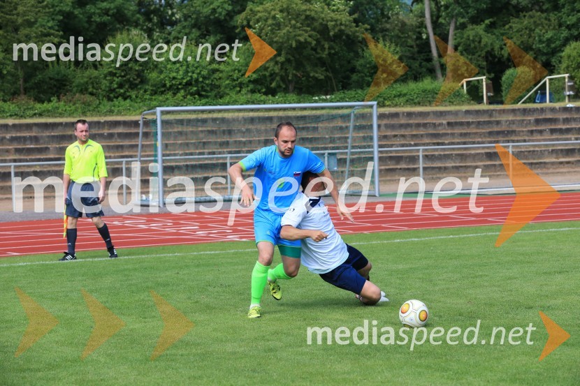  Matej  Vračko, Vinogradništvo Vračko, nogometaš slovenske vinske reprezentance;  ... Vinska reprezentanca Slovenije z zmago nad Italijo v finale EP vinarjev v nogometu in obisk Rüdesheim am Rhein