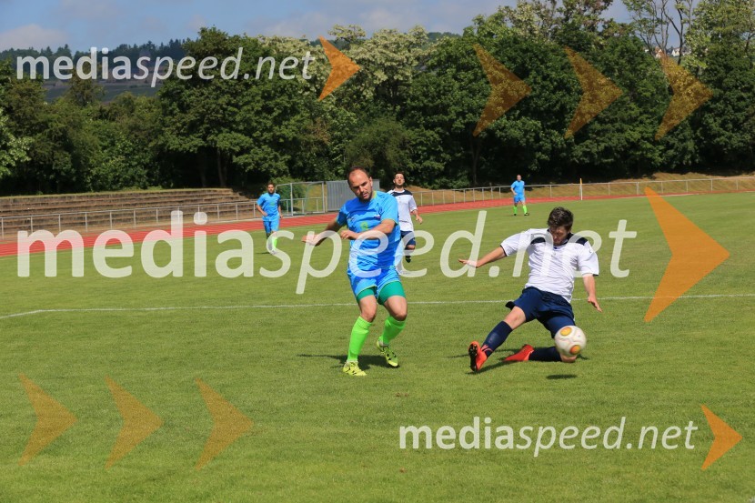  Matej  Vračko, Vinogradništvo Vračko, nogometaš slovenske vinske reprezentance;  ... Vinska reprezentanca Slovenije z zmago nad Italijo v finale EP vinarjev v nogometu in obisk Rüdesheim am Rhein