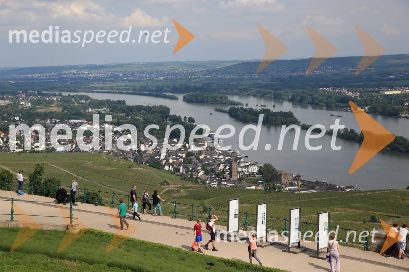 Rüdesheim am RheinVinska reprezentanca Slovenije z zmago nad Italijo v finale EP vinarjev v nogometu in obisk Rüdesheim am Rhein