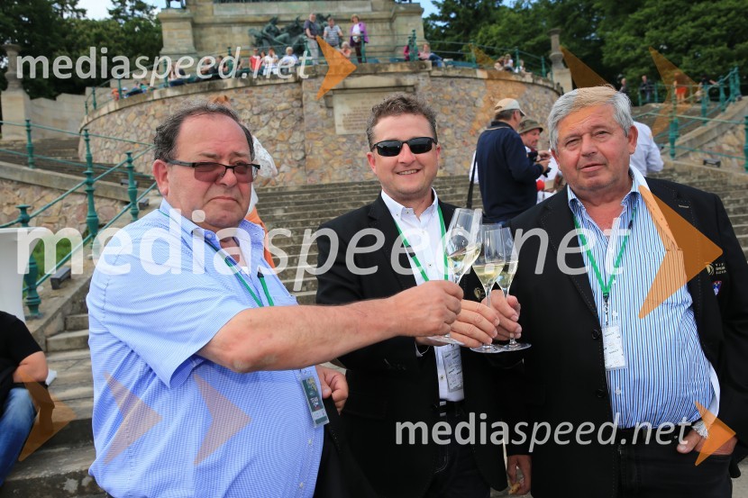  ... ;  Danilo Steyer,   vinar, Steyer Vina; vinski vitez, predsednik Vinske reprezentance Slovenije;  ... Vinska reprezentanca Slovenije z zmago nad Italijo v finale EP vinarjev v nogometu in obisk Rüdesheim am Rhein