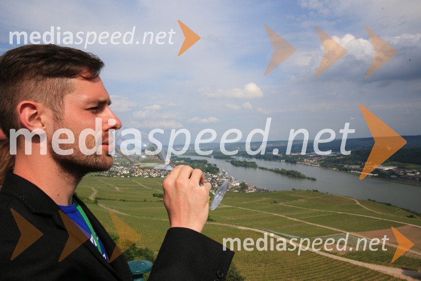 Vinska reprezentanca Slovenije z zmago nad Italijo v finale EP vinarjev v nogometu in obisk Rüdesheim am Rhein