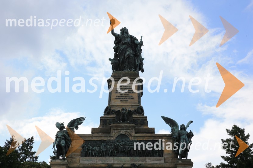 Rüdesheim am RheinVinska reprezentanca Slovenije z zmago nad Italijo v finale EP vinarjev v nogometu in obisk Rüdesheim am Rhein