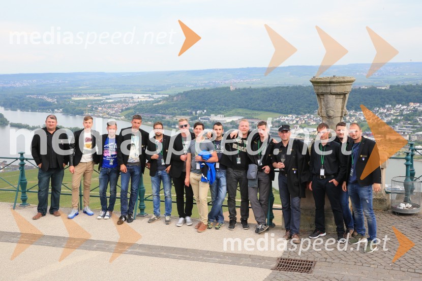 Vinska reprezentanca Slovenije na obisku v mestu Rüdesheim am RheinVinska reprezentanca Slovenije z zmago nad Italijo v finale EP vinarjev v nogometu in obisk Rüdesheim am Rhein