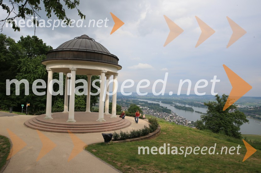 Rüdesheim am RheinVinska reprezentanca Slovenije z zmago nad Italijo v finale EP vinarjev v nogometu in obisk Rüdesheim am Rhein