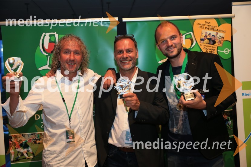  ... ;  ... ;  Matej  Vračko, Vinogradništvo Vračko, nogometaš slovenske vinske reprezentanceSvečana podelitev pokala zmagovalcem nogometnega prvenstva vinarjev