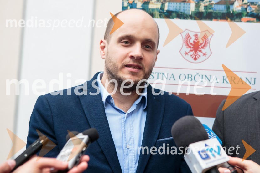  Mitja Okorn, režiserMitja Okorn je za svoj film Planet samskih prejel dve zlati roli