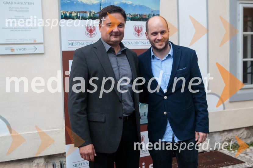  Boštjan Trilar, župan občine Kranj;  Mitja Okorn, režiserMitja Okorn je za svoj film Planet samskih prejel dve zlati roli