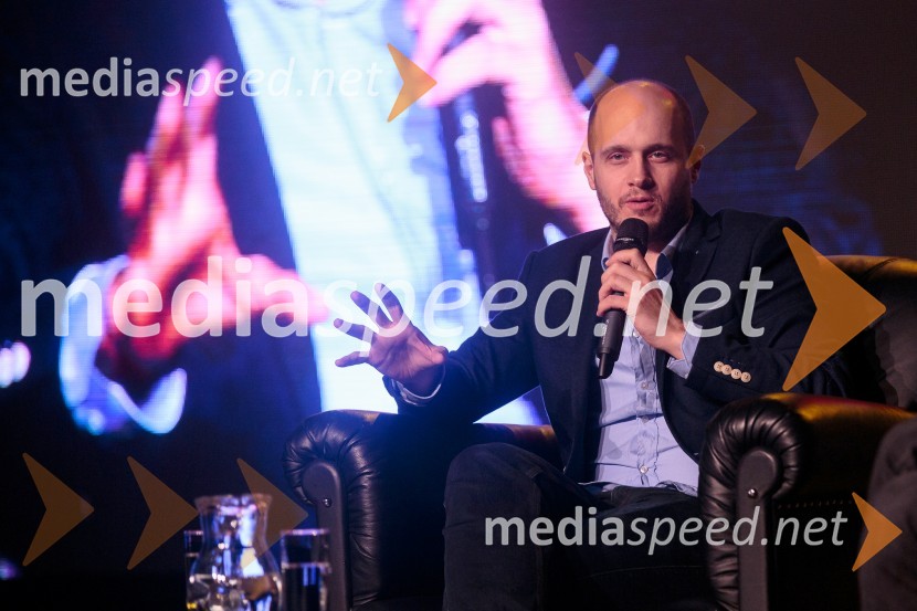  Mitja Okorn, režiserMitja Okorn je za svoj film Planet samskih prejel dve zlati roli