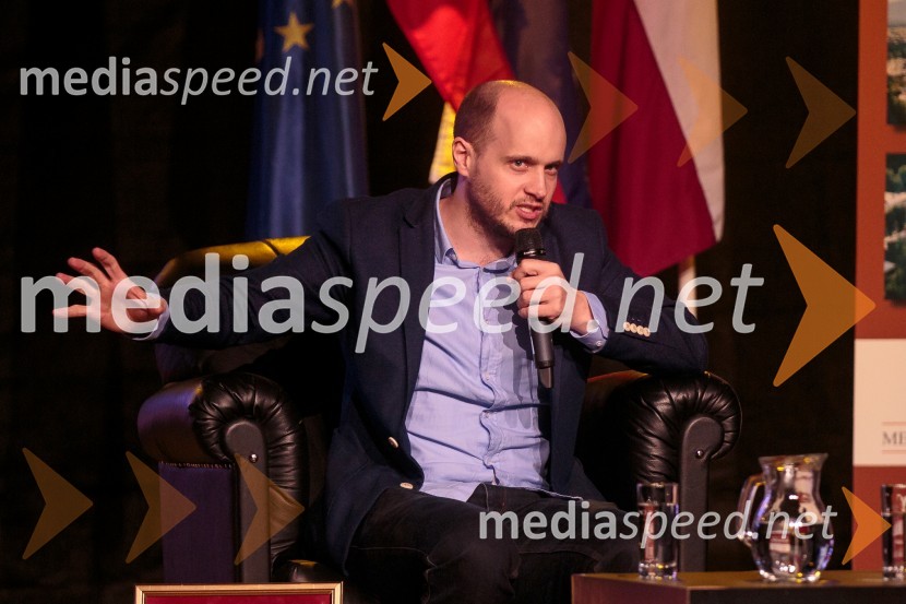  Mitja Okorn, režiserMitja Okorn je za svoj film Planet samskih prejel dve zlati roli
