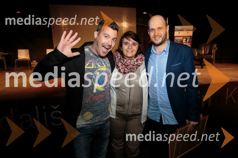  Klemen Bučan, radijski voditelj, stand-up komik;  ... ;  Mitja Okorn, režiserMitja Okorn je za svoj film Planet samskih prejel dve zlati roli