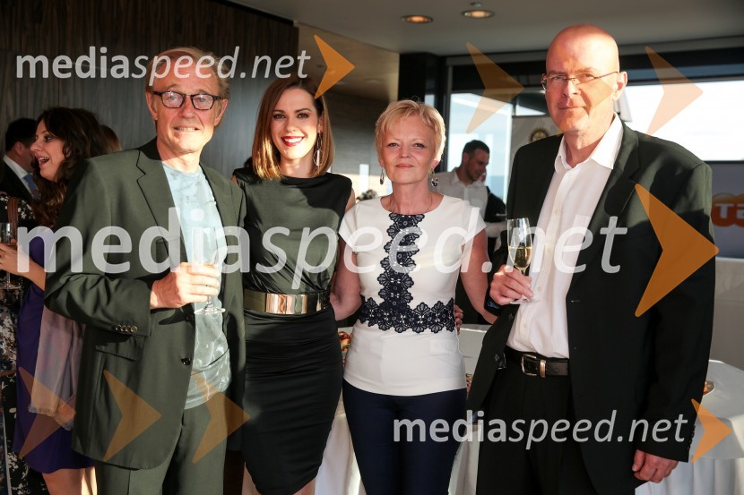  Aleksander Mežek, glasbenik;  Nuša Lesar, novinarka in vodtieljica;  Alenka Urek;  Gregor Urek, predstojnik oddelka za varstvo rastlin Kmetijski inštitut SIRotary dobrodelna prireditev