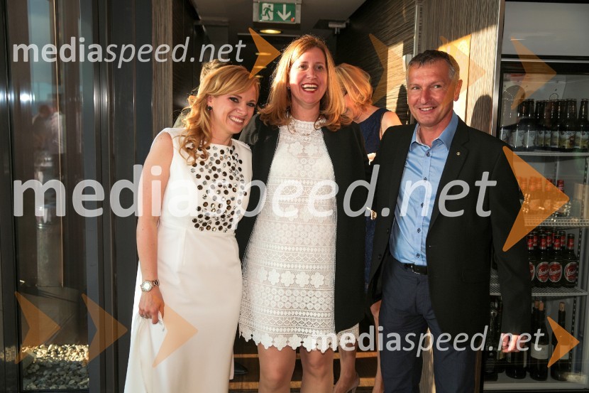  Martina Ring, Solvera Lynx d.d., predsednica Rotary Cluba Ljubljana Julija;  ... ;  ... Rotary dobrodelna prireditev