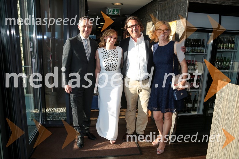  Janko Zrim, predsednik, Rotary klub Ljubljana;  Martina Ring, Solvera Lynx d.d., predsednica Rotary Cluba Ljubljana Julija;  Damjan Rotter;   Lidija RotterRotary dobrodelna prireditev