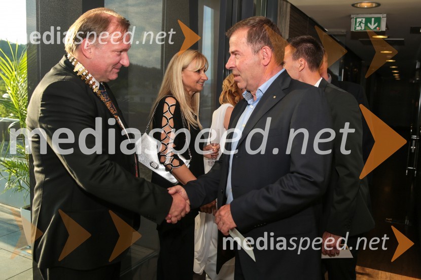 prof. dr. Bojan Cestnik, predsednik Rotary Cluba Ljubljana Ilirija;  ... Rotary dobrodelna prireditev