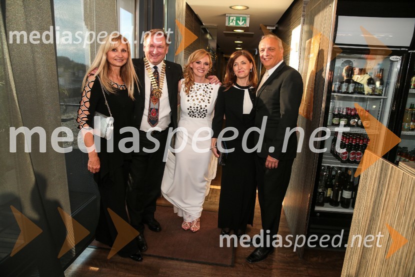   Snežana Šuput Gulin; prof. dr. Bojan Cestnik, predsednik Rotary Cluba Ljubljana Ilirija;  Martina Ring, Solvera Lynx d.d., predsednica Rotary Cluba Ljubljana Julija;  ... ;  Damjan Damjanovič, direktor Slovenske filharmonije Rotary dobrodelna prireditev