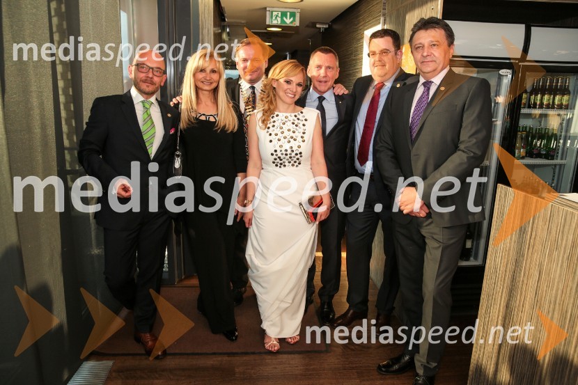  Slavc Grčar, G3 Spirits;   Snežana Šuput Gulin; prof. dr. Bojan Cestnik, predsednik Rotary Cluba Ljubljana Ilirija;  Martina Ring, Solvera Lynx d.d., predsednica Rotary Cluba Ljubljana Julija;  Aleš Paulin, odvetnik;  Blaž Hudarin, Soft d.o.o.;  Franc Željko Zupanič, direktor, Kontrola zračnega prometa SlovenijeRotary dobrodelna prireditev