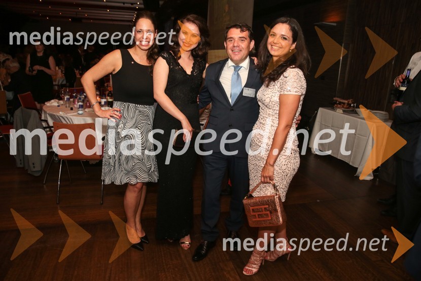  Kristina Boštjančič,  lastnica kavarne ČUK;  ... ;  ... ;  Nina BalentRotary dobrodelna prireditev