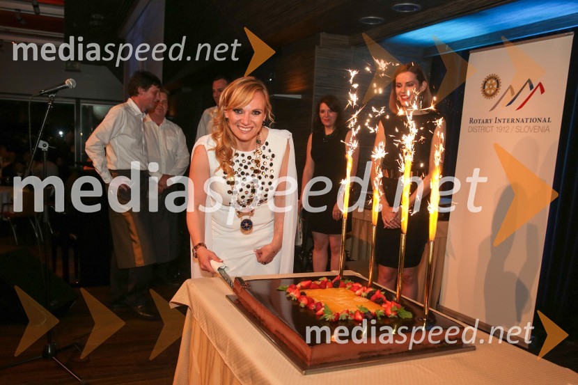 Martina Ring, Solvera Lynx d.d., predsednica Rotary Cluba Ljubljana JulijaRotary dobrodelna prireditev
