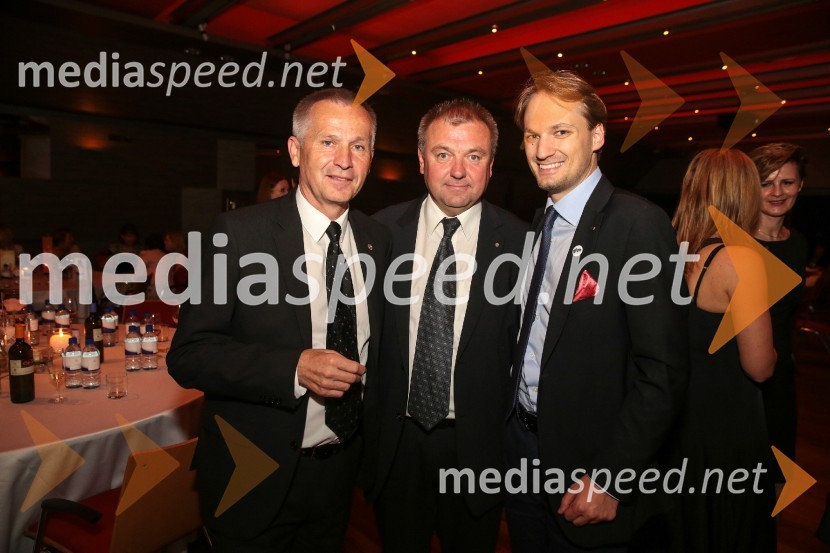  ... ;  ... ;  An KrumbergerRotary dobrodelna prireditev