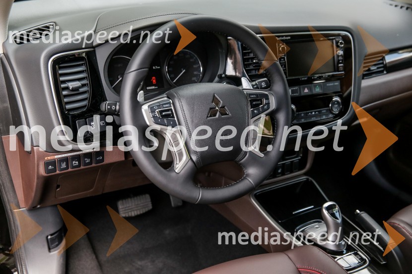 Mitsubishi Outlander PHEVMitsubishi Outlander PHEV, slovenska predstavitev